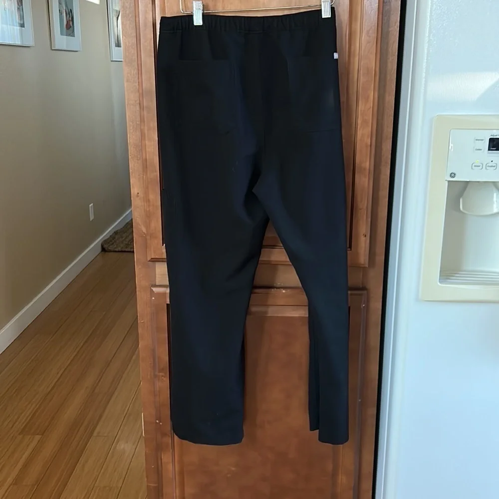 Men's Figs Technical Collection Black Scrub Pants size XXL Short